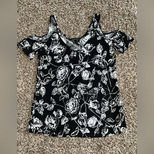 Rock & Republic top size medium